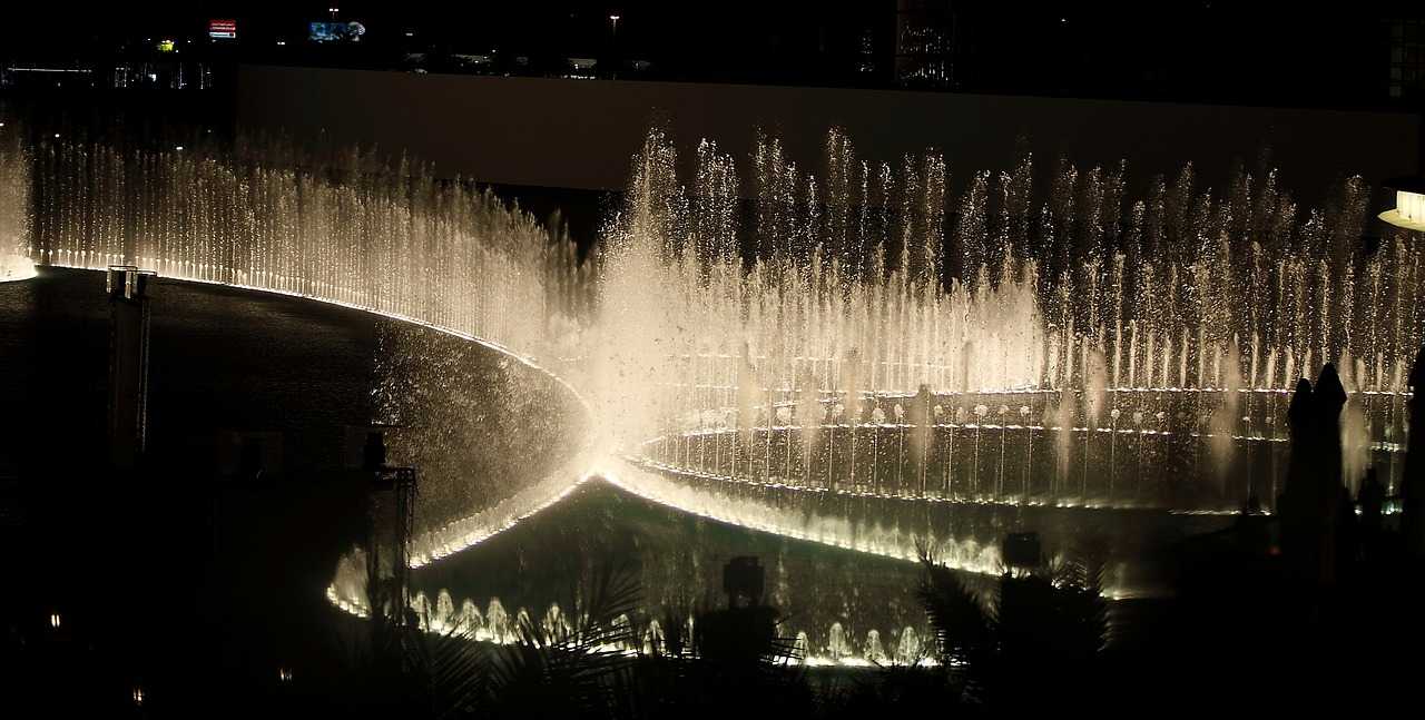 Dubai Fountain - Guide til Dubai