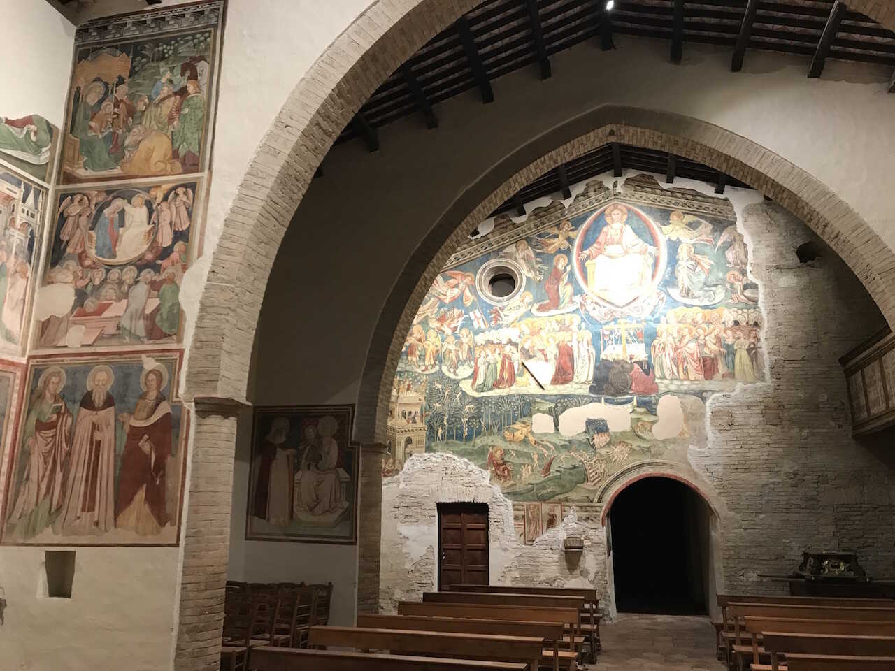 Klostret Santa Maria in Piano med vægmalerier