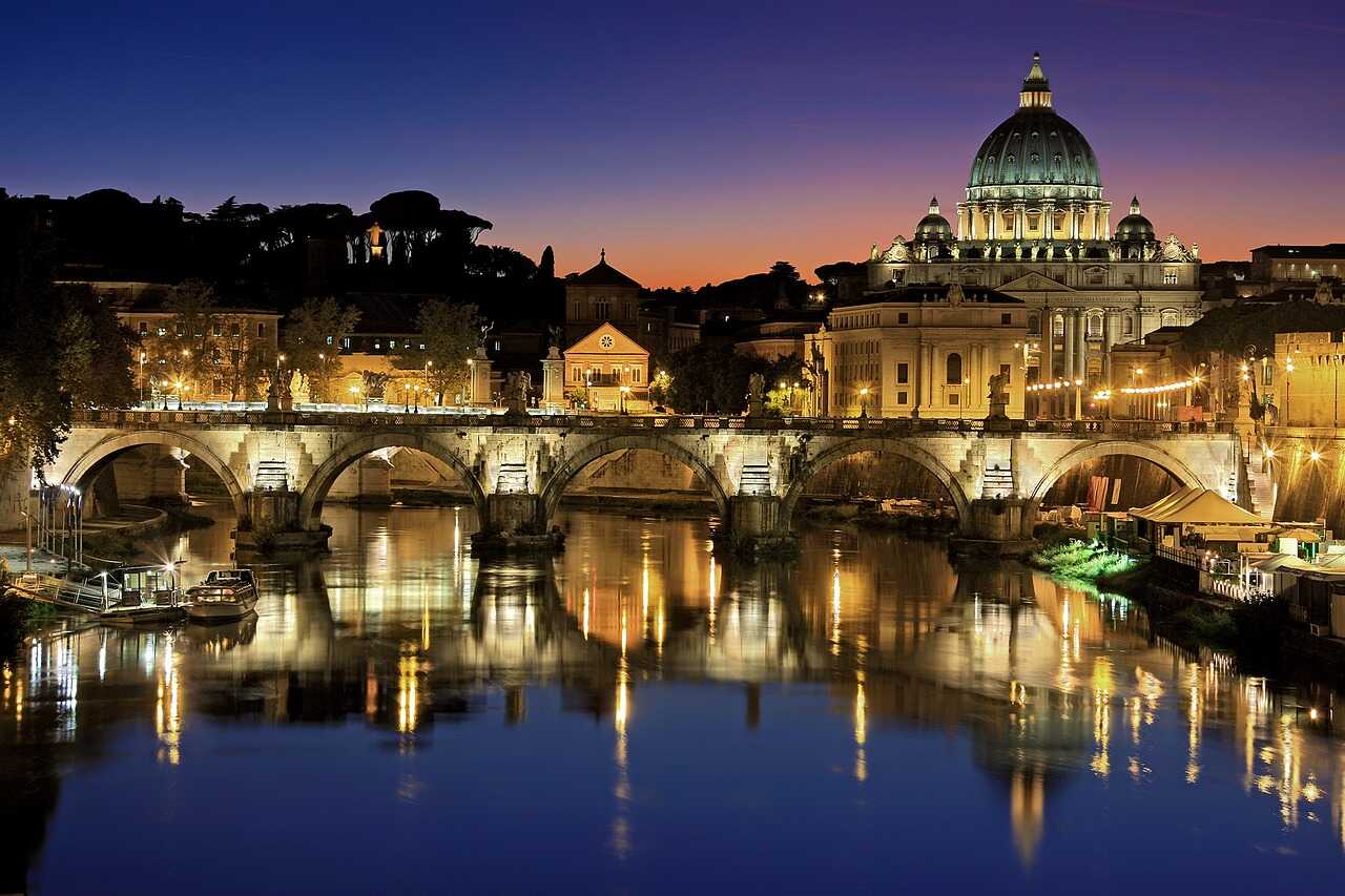 10 grunde til at besøge Italien - Rom by night